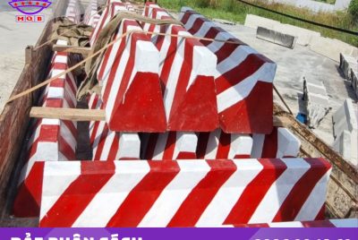 Dải phân cách bê tông tại Long An