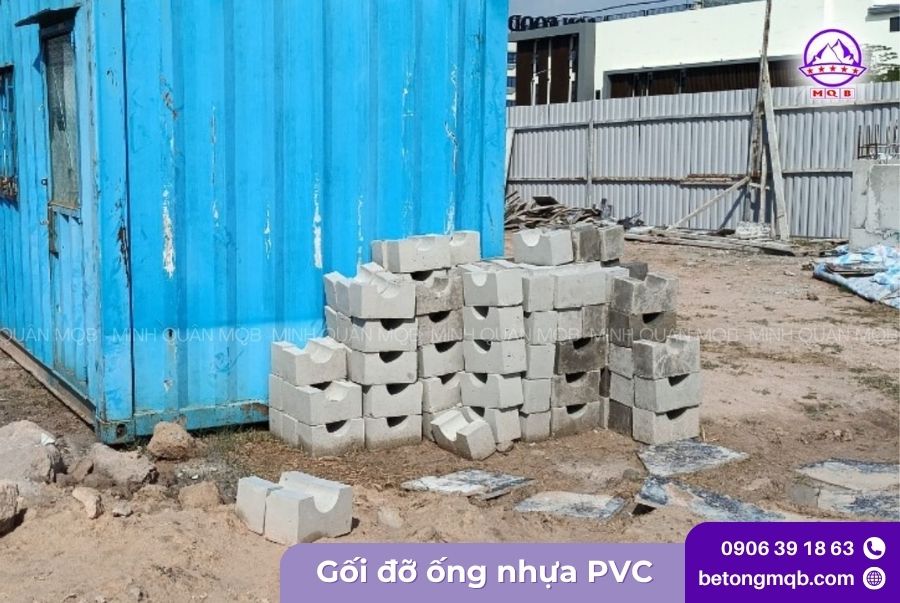 goi do ong nhua pvc bang be tong chat luong