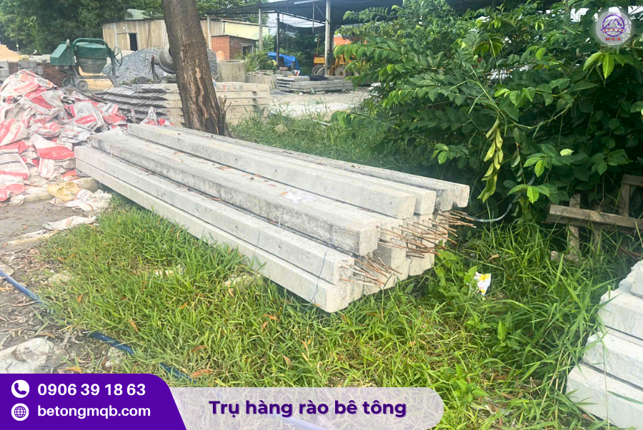 Đơn vị sản xuất trụ hàng rào 120x120x3000mm bằng bê tông 4 Trụ hàng rào 120x120x3000mm Có râu mốc lưới B40