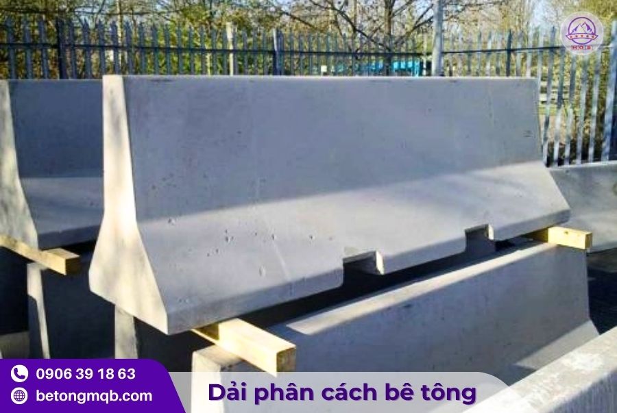 dai phan cach cung bang be tong duc san