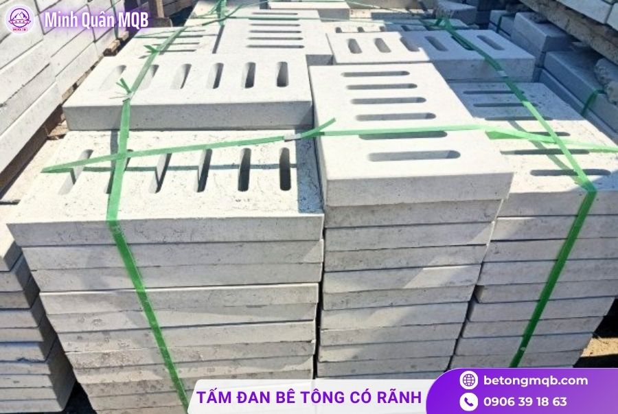 tam dan be tong co ranh thoat nuoc cho chan nuoi