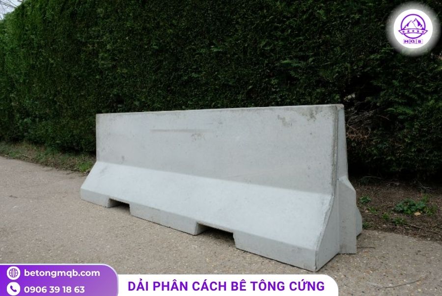 dai phan cach be tong 2m gia re