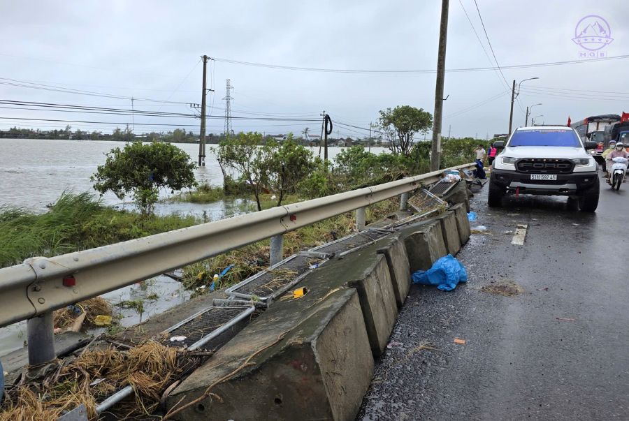 Hạ tầng giao thông chịu thiệt hại nặng sau bão lũ: Cấu kiện bê tông đúc sẵn đang cần thiết cho năm 2026 2 hạ tầng giao thông ảnh hưởng nặng nề