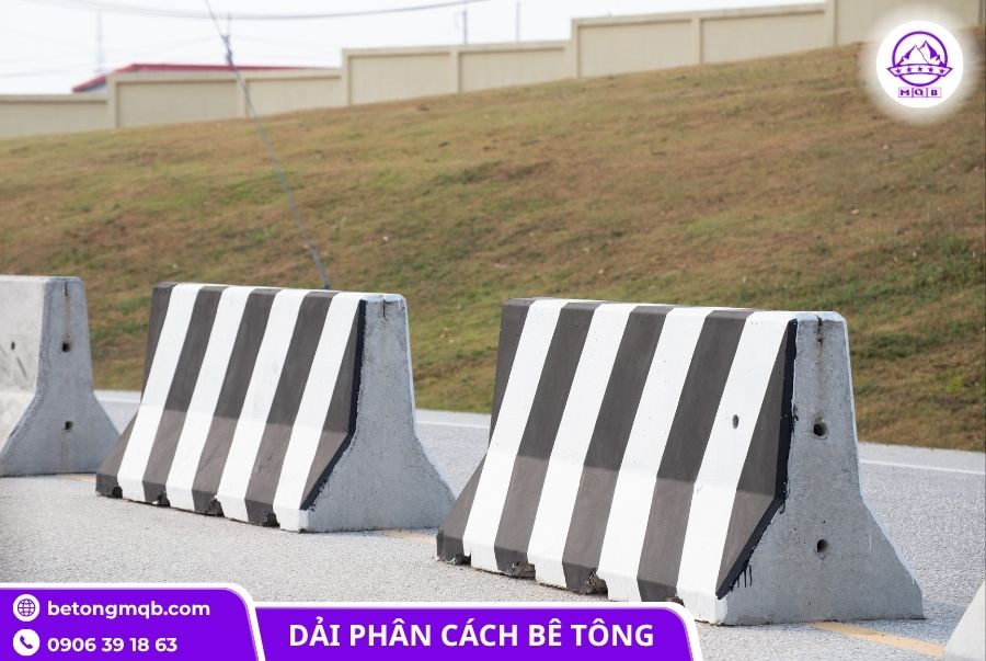 Sản xuất và cung cấp dải phân cách 400x600x2000mm chất lượng 4 dai phan cach 400x600x2000mm duc san