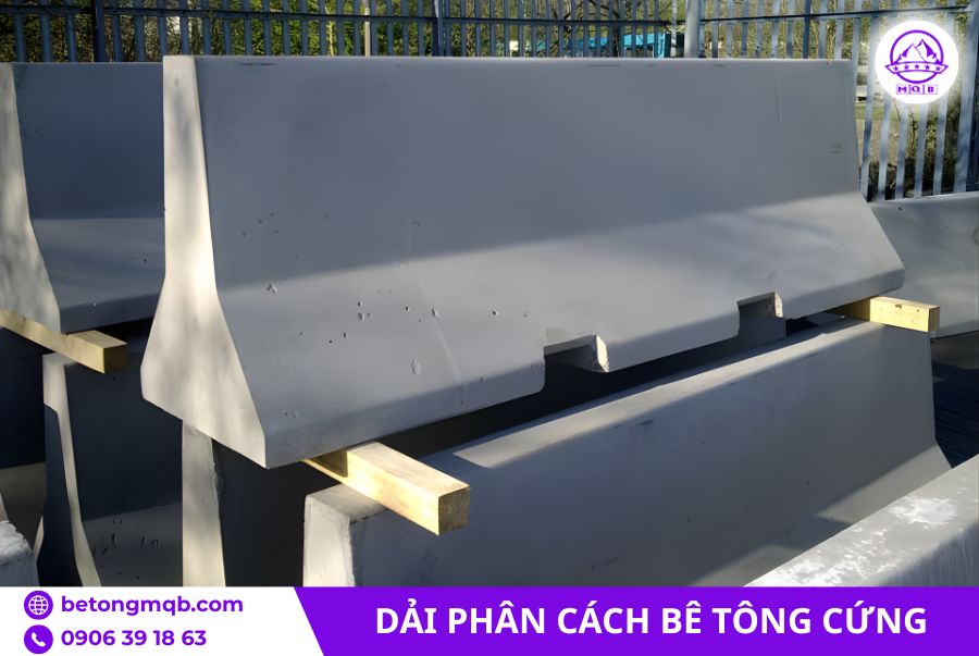 Chuyên sản xuất dải phân cách bê tông cứng 50x85x200cm 6 dai phan cach be tong cung chhat luong