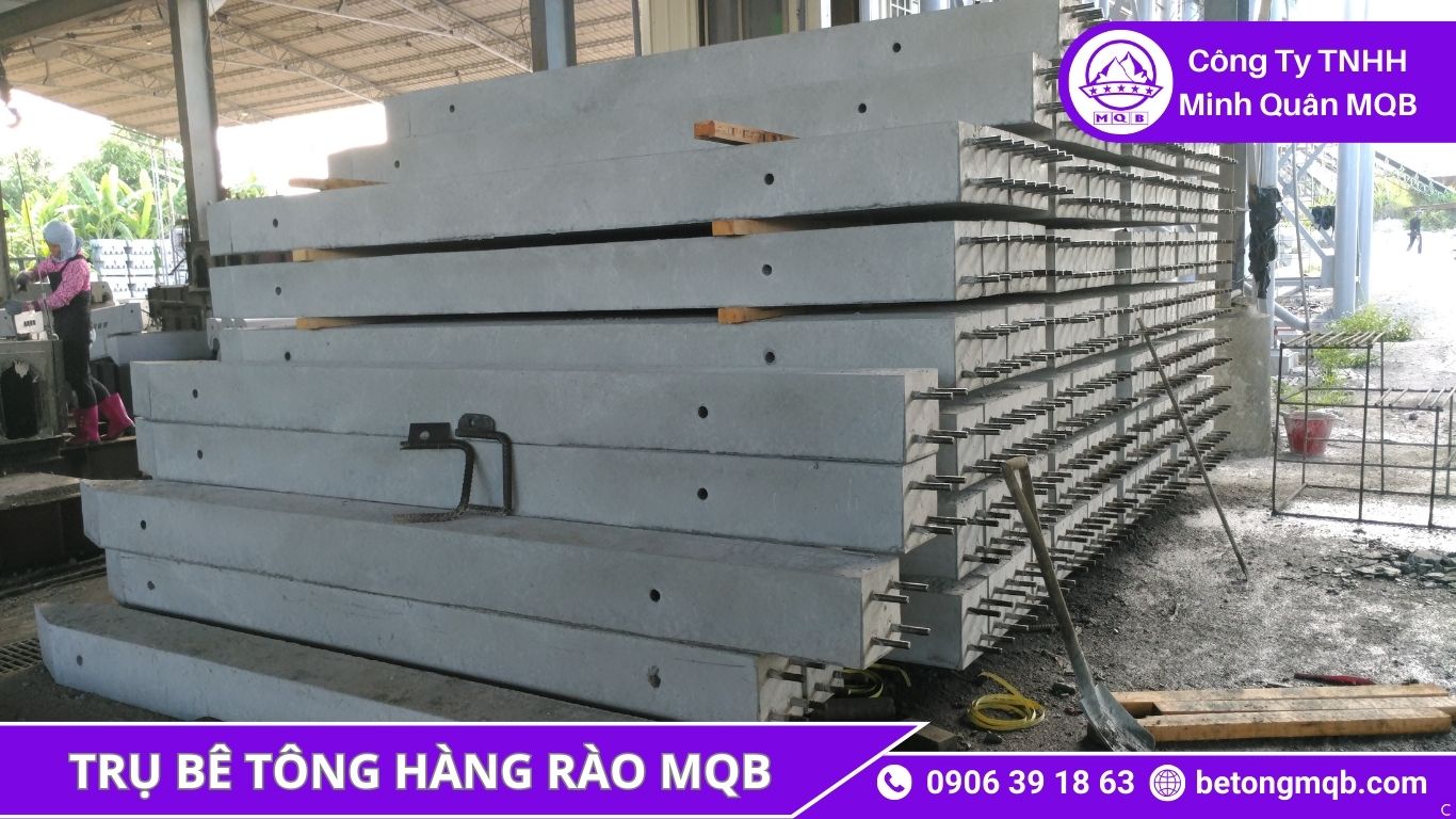 thi công trụ bê tông hàng rào đất ruộng