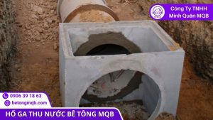 hố thu nước thải với cấu tạo bẫy nước và ngăn mùi cơ bản