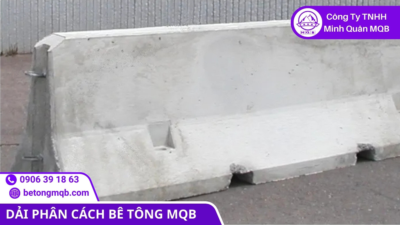 Hoàn thiện phản quang dải phân cách bê tông cố định