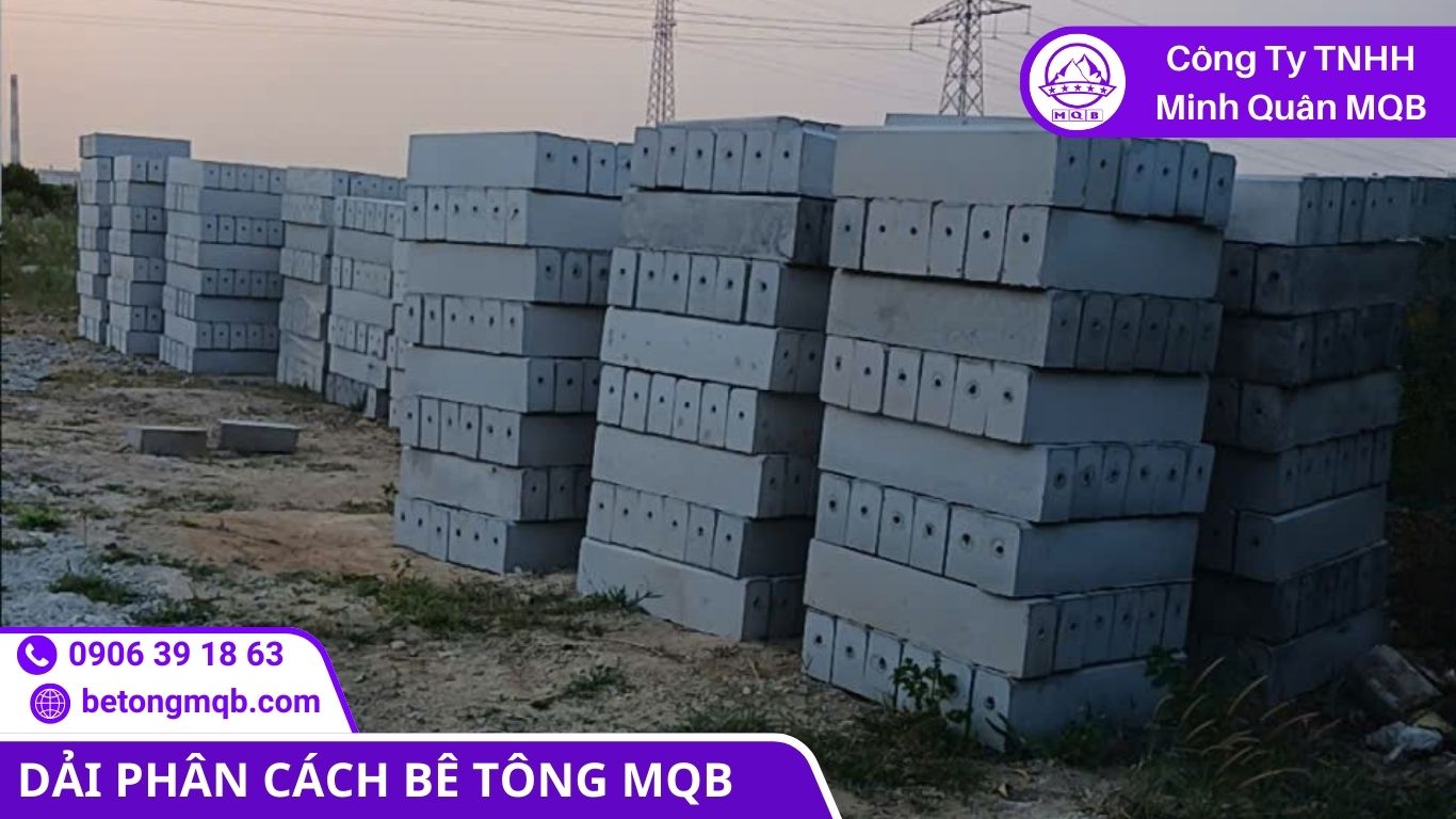 bó vỉa bê tông đúc sẵn tập kết tại công trình