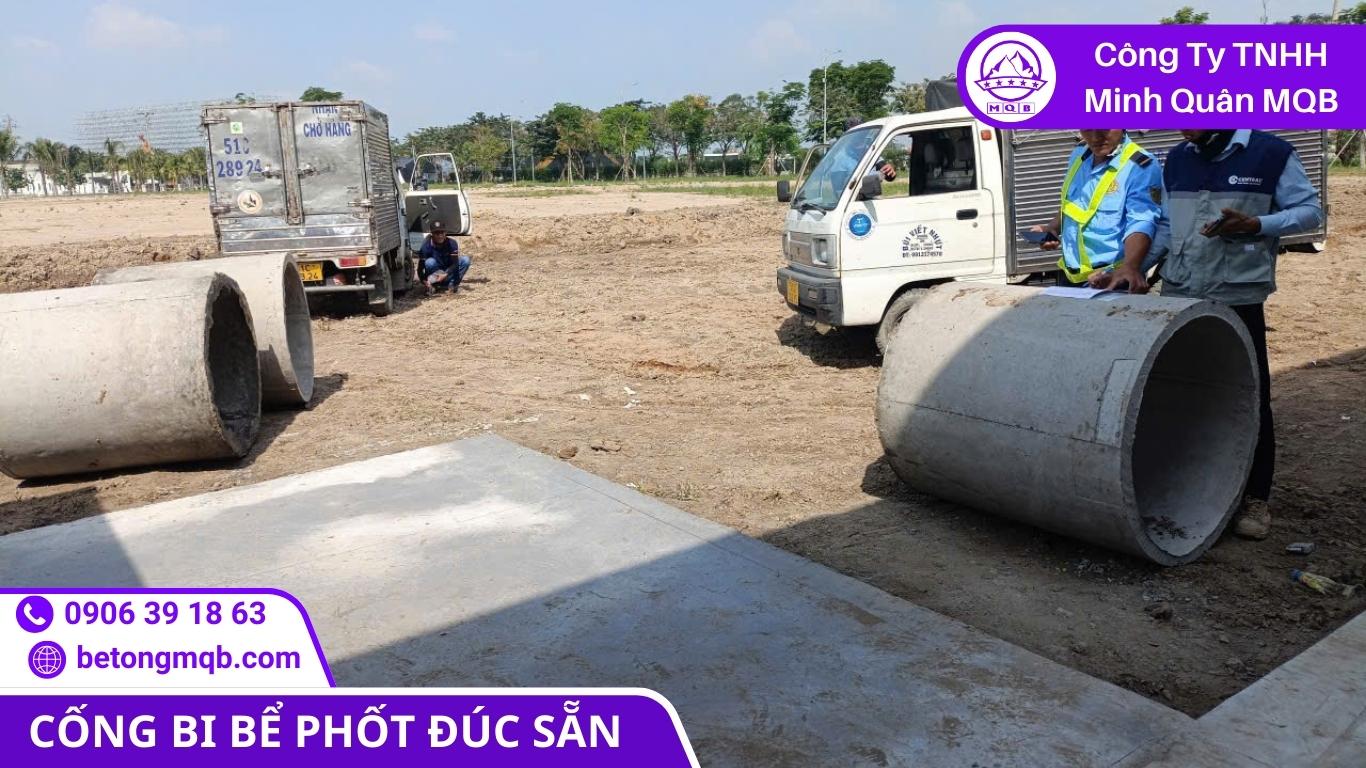 Đầu thoát thông hơi bể phốt cống bi đặt cao trên mái