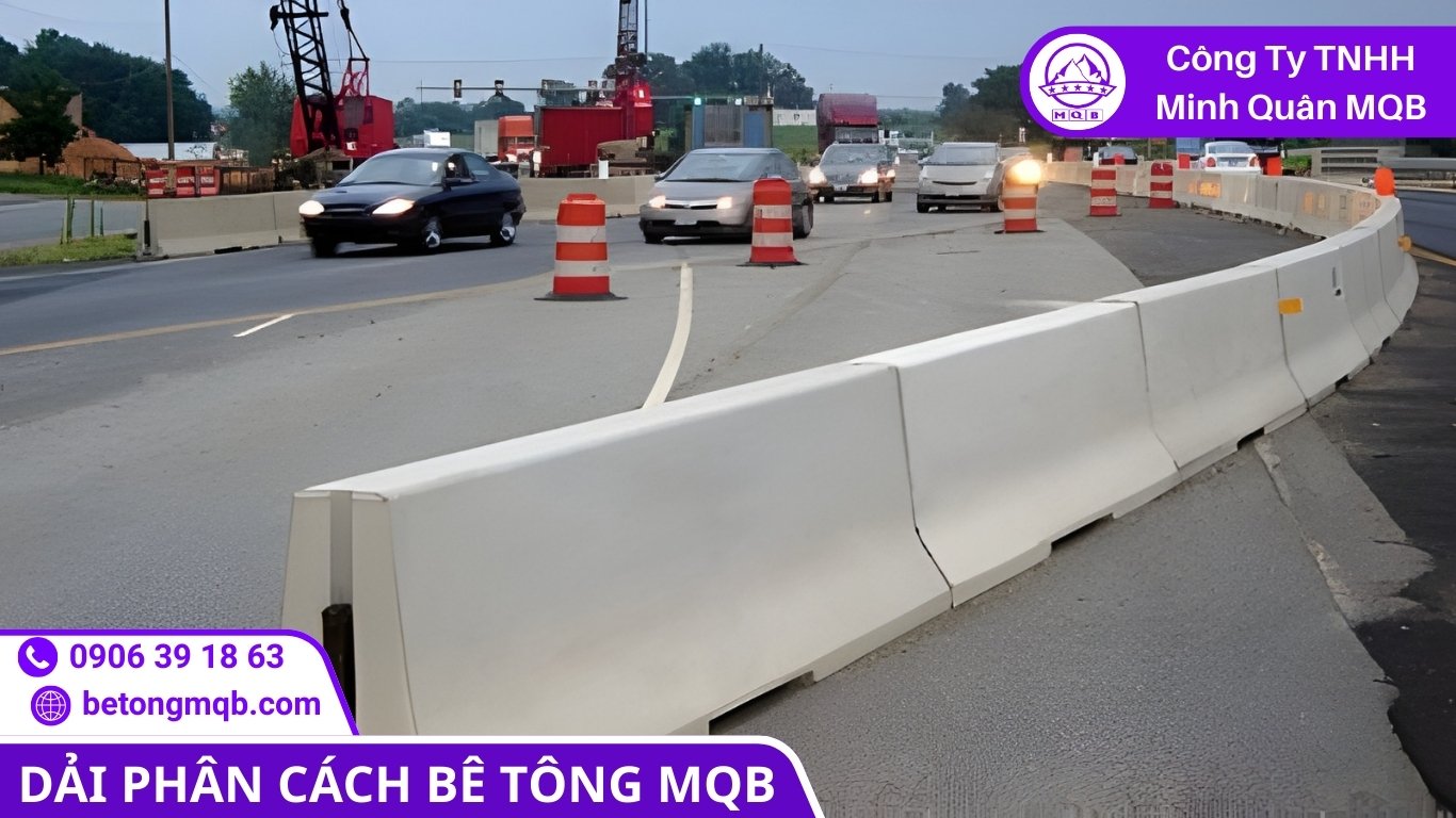 dải phân cách phân luồng giúp tổ chức làn và giảm xung đột dòng xe