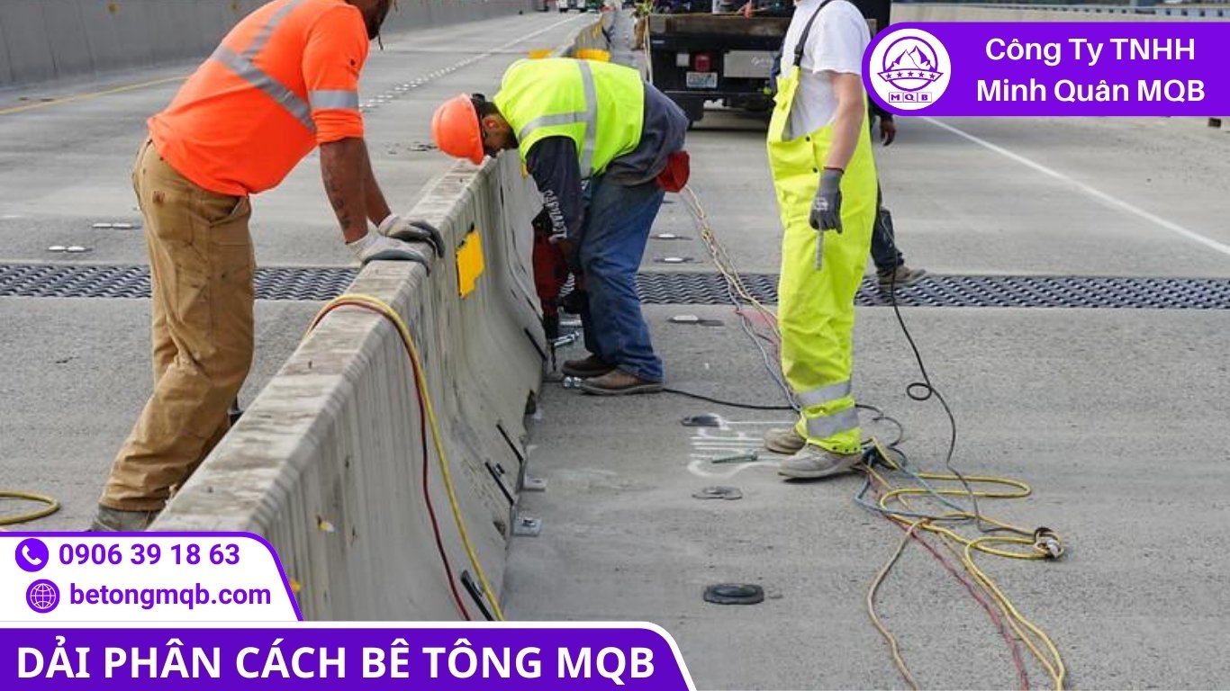 7 Lợi Ích Neo Dải Phân Cách Chống Xô Lệch | Bê Tông MQB 1 neo dải phân cách tại đoạn cong giúp chống xô lệch và giữ tuyến ổn định