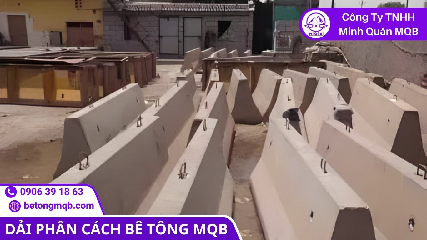 Neo liên kết dải phân cách tại đoạn cong và nút giao giảm xô lệch