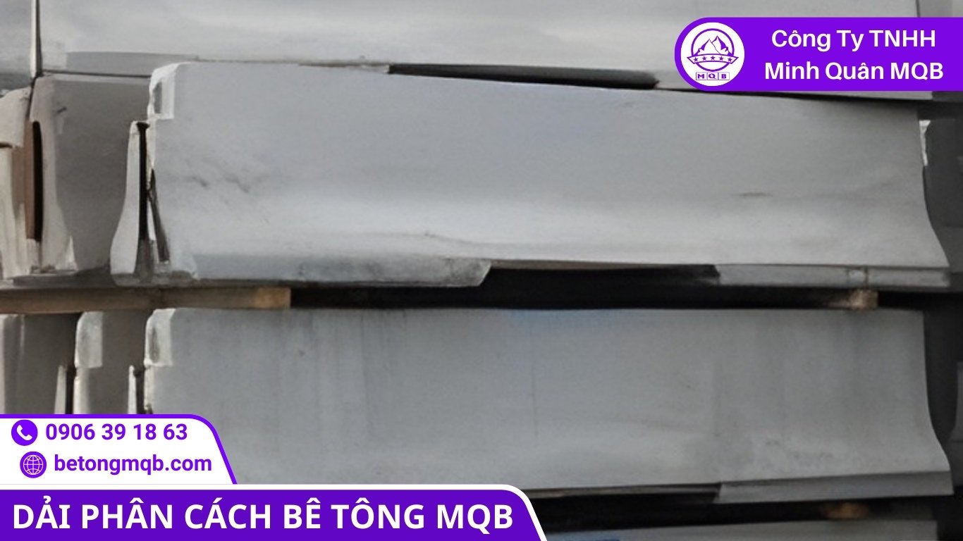 Bố trí dải phân cách gần nút giao cần kiểm soát tầm nhìn và điểm chuyển tiếp