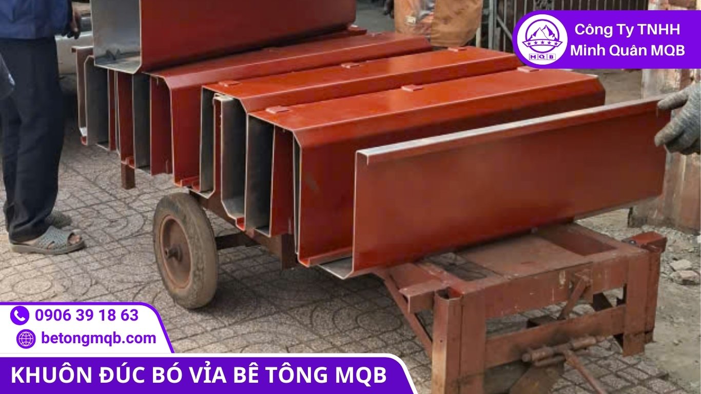 Báo Giá Khuôn Đúc Bó Vỉa Bằng Thép Mới Nhất 2026 Tại Xưởng MQB 2 So sánh sự khác biệt về độ dày thép và đường hàn giữa khuôn bó vỉa giá rẻ và khuôn tiêu chuẩn MQB
