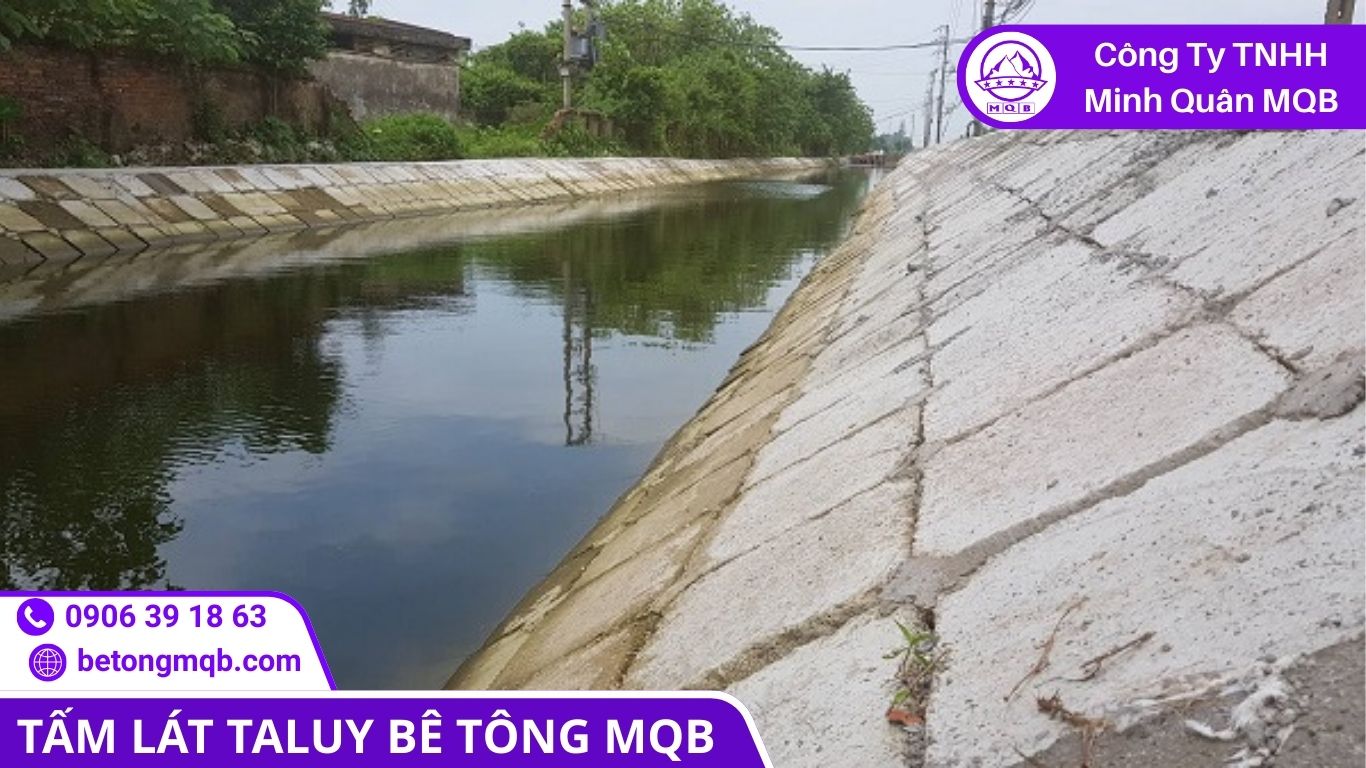 7 Tiêu Chí Chọn Tấm Lát Taluy Đạt Chuẩn | Bê Tông MQB 3 Bề mặt chống trượt giúp tăng độ bền và hạn chế xói