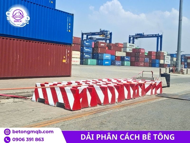 Dải phân cách 40x60x200cm đúc sẵn