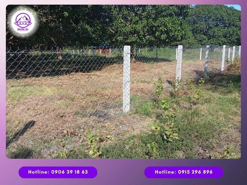 4 ứng dụng phổ biến của trụ rào lưới B40 bằng bê tông 3 Trụ rào lưới B40 bằng bê tông cho KCN và nhà máy