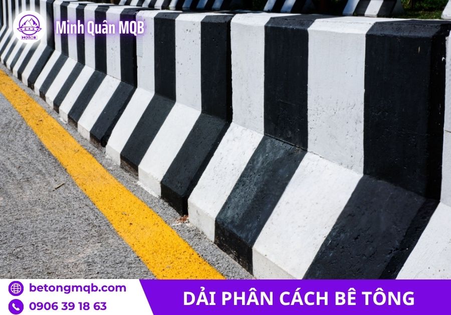 Dải phân cách giữa