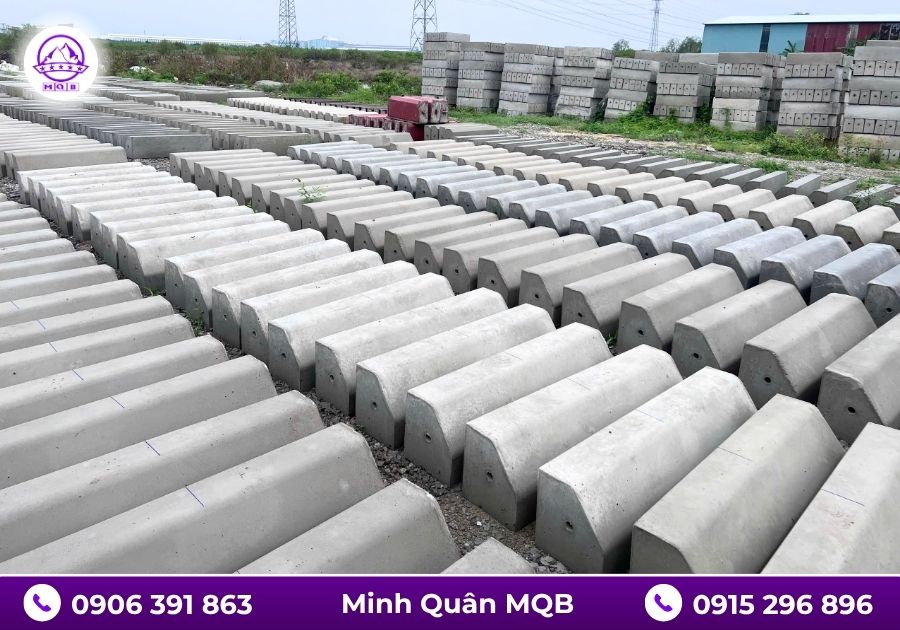 Bó vỉa hè bê tông đúc sẵn số lượng lớn