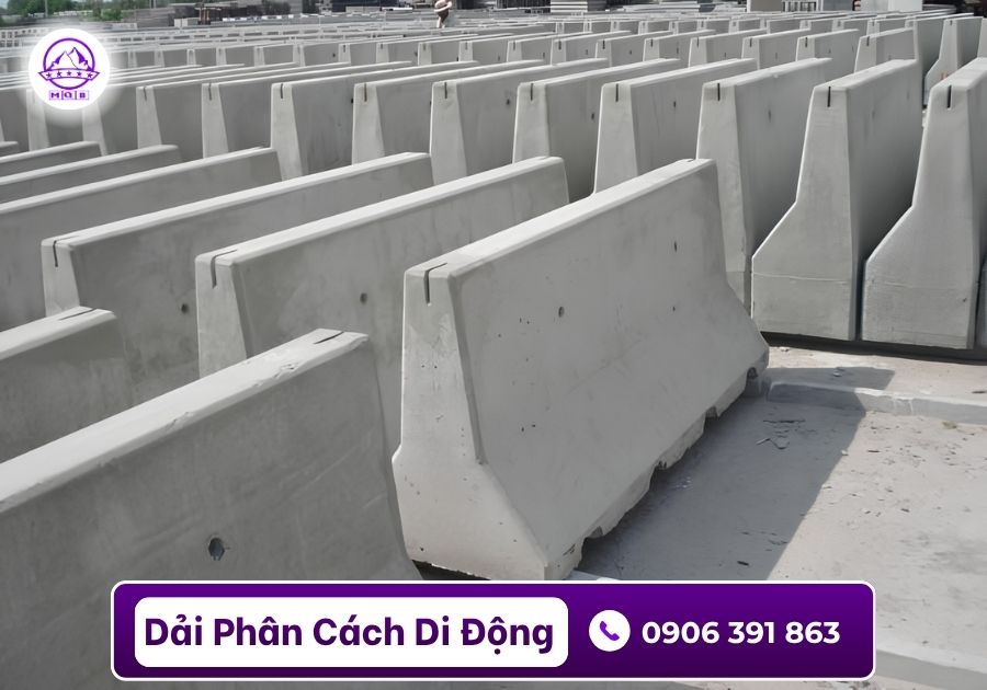 Dải phân cách tại Bình Thạnh đúc sẵn