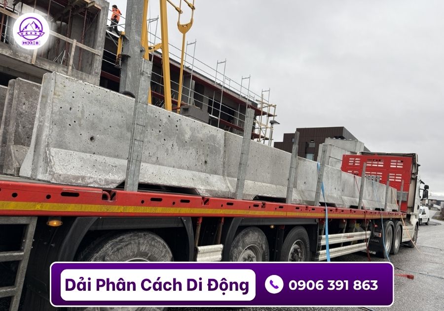 Giá dải phân cách tại Bình Thạnh 