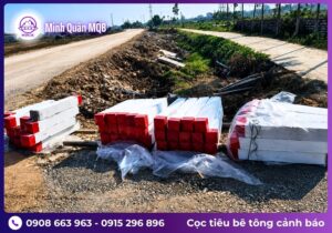 Cọc cảnh báo giao thông