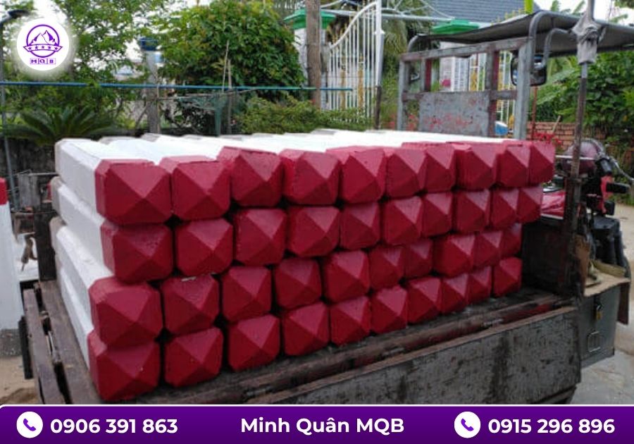 Cột tiêu giao thông MQB