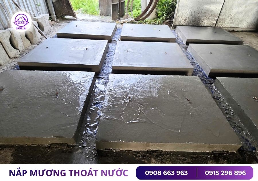 Minh Quân MQB nhận sản xuất tấm đan nắp hố ga theo yêu cầu 14 dan nap ho ga uy tin